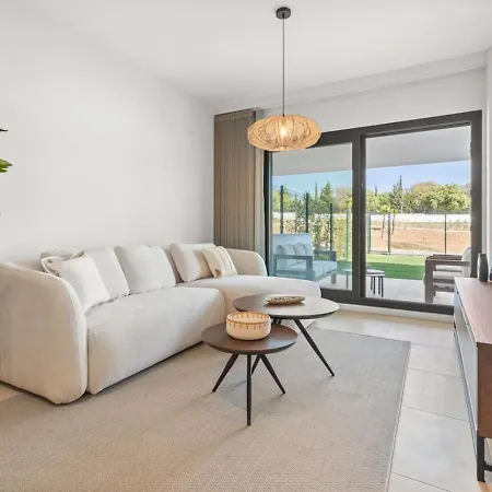 Perfect For Families & Remote Workers - Selwo, アパート エステポナ