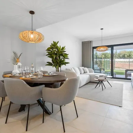 Perfect For Families & Remote Workers - Selwo, Apartment *