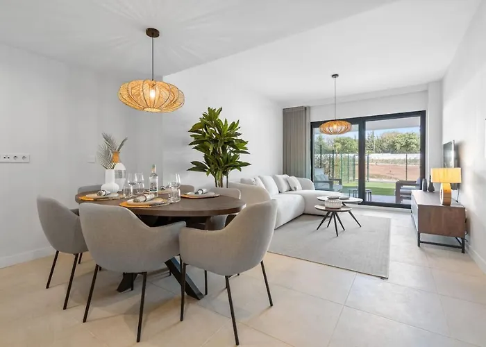 Perfect For Families & Remote Workers - Selwo, Apartment *